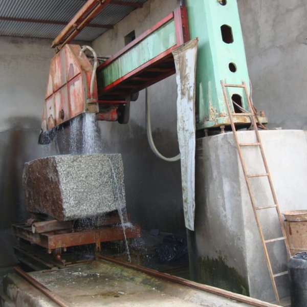 Granite Blocks Cutting